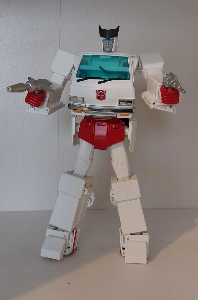 Official Takara Tomy Transformers Masterpiece MP-30 Ratchet plus Collector Coin - Image 3 of 4