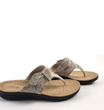 Clarks Laurieann Rae Womens Flip Flop Thong Sandal 8.5 W US Sand Interest Floral