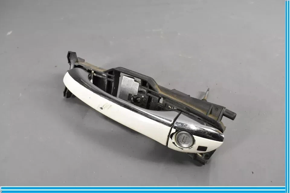 06-11 Manija de puerta exterior delantera izquierda blanca OEM Mercedes W219 CLS500 CLS550 Foto 3 de 4