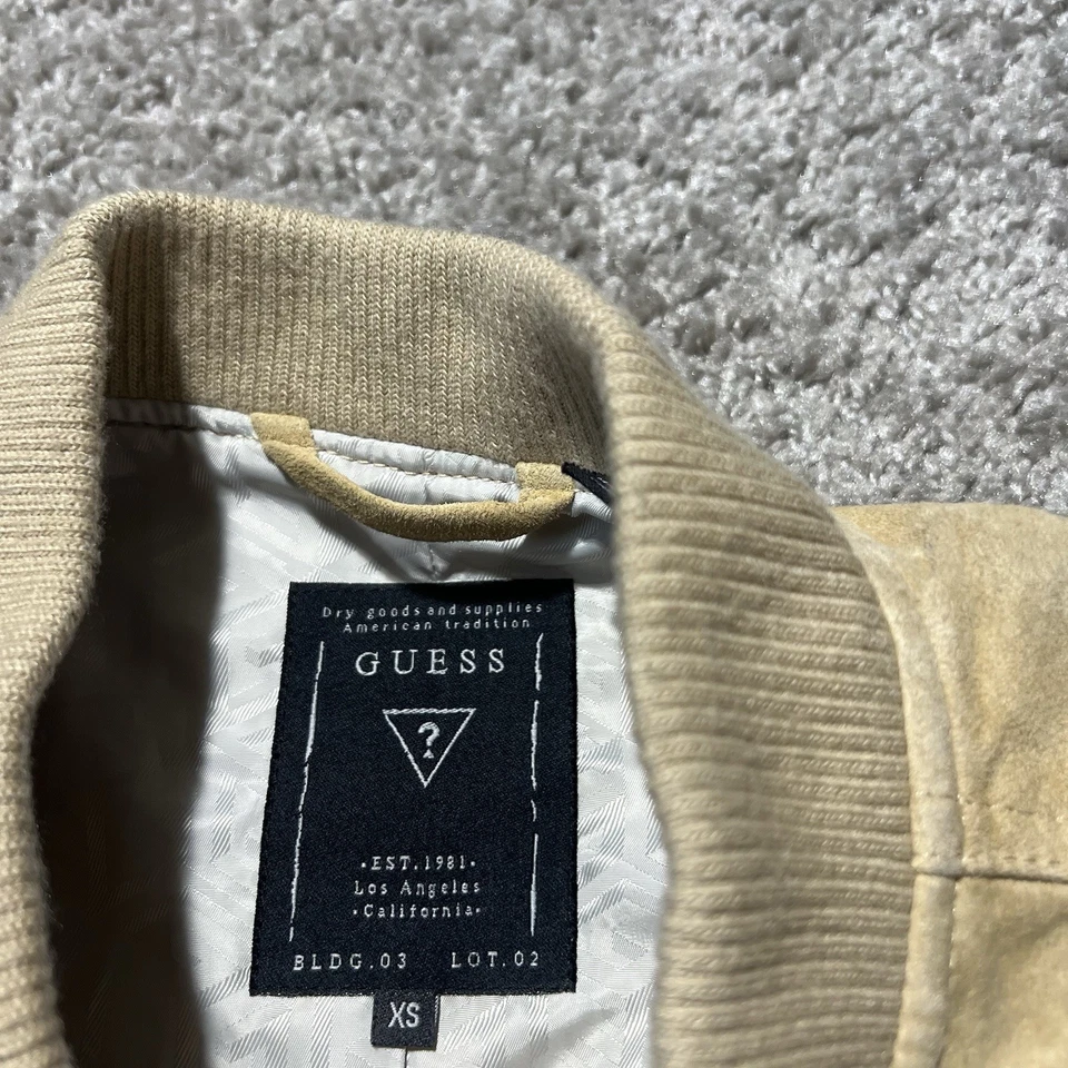 Chaqueta Bomber Guess Para Hombres Gamuza Cuero Tostado Beige XS Cremallera Completa Moto Café Racer Y2k Foto 3 de 4