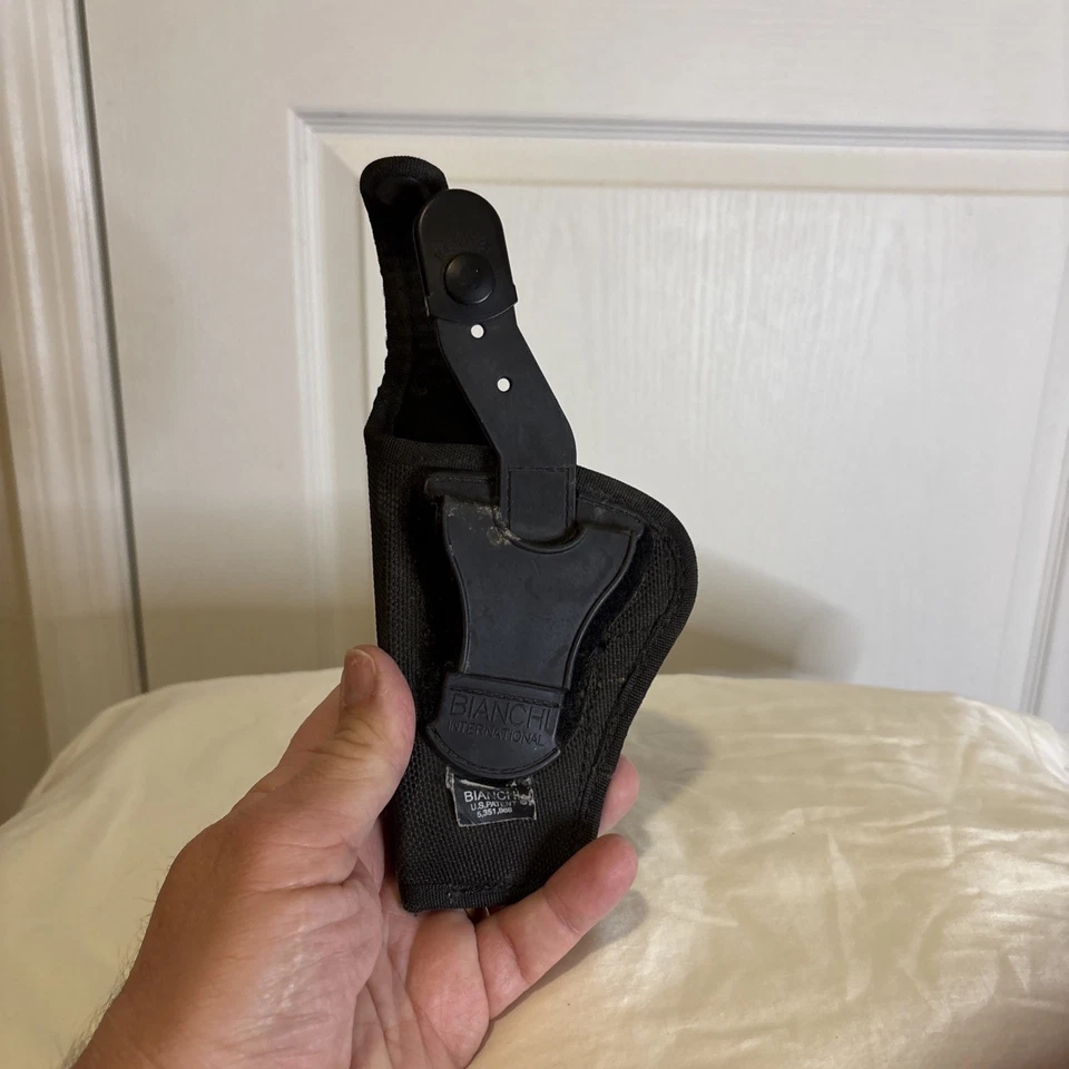 Bianchi International Black Nylon Holster Size 1 RH - Image 4 of 4