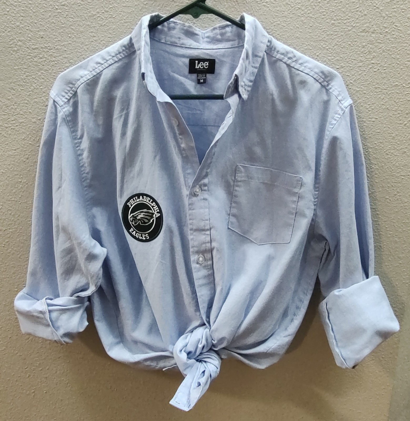 Philadelphia Eagles Unisex Medium Lee Light Blue Button Down Shirt Football B7 thumbnail 2