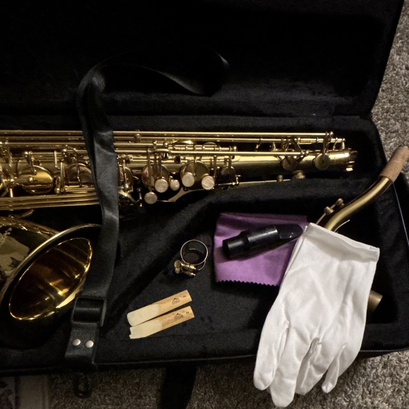 Glory Alto Saxophone Gold Lacquered Brass w/ Case Mouthpiece Neck Strap
