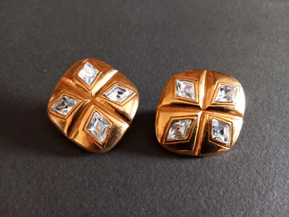 BOUCLE D'OREILLE CLIPS CHANEL VINTAGE - Photo 1/4