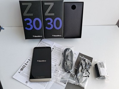 BlackBerry Z30 - Unlocked - 16GB -  microSDXC 5.0'' Black Smartphone