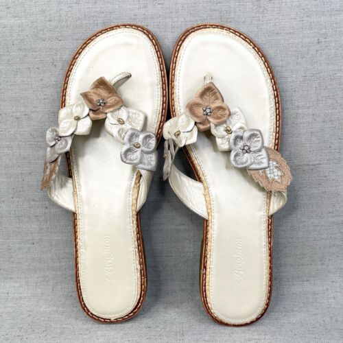 Brighton Shoes Womens 10M Oak Sandals Floral Thong Leather Flip Flop SlipOn Flat - Picture 1 of 10