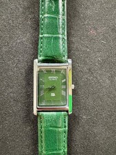 GREEN Vintage Seiko Slim Quartz Gentlemen's Wrist Watch - FREE SHIPPING
