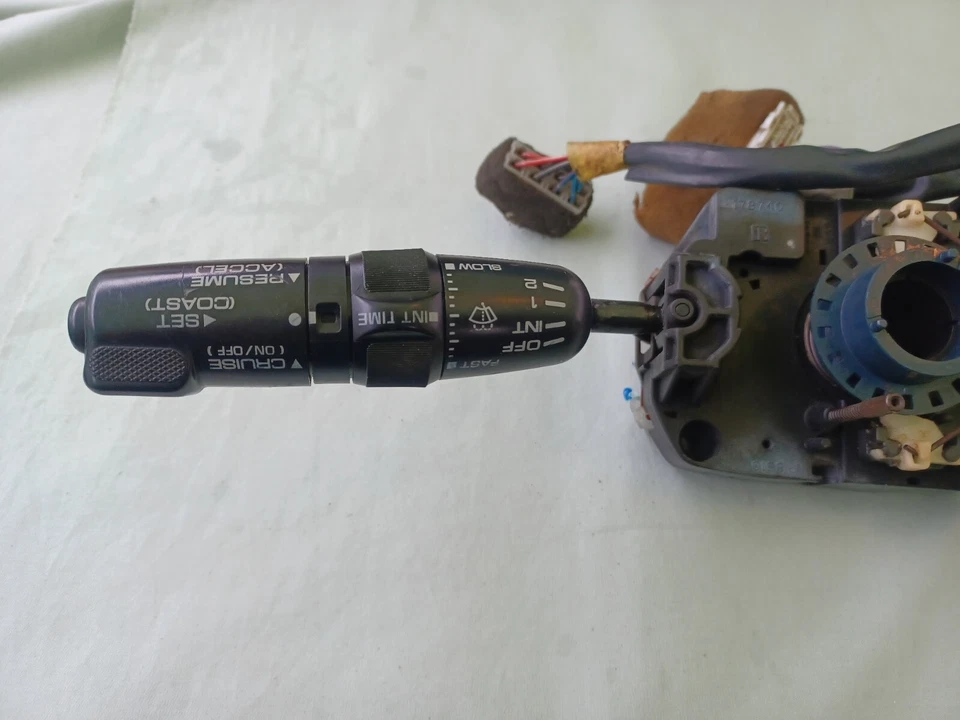 Interruptores combinados Mitsubishi Eclipse 1992 OEM. Usado. Con control de crucero.  Foto 2 de 4