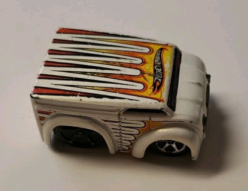 Hot Wheels Dairy Delivery 2003 Diecast Mattel