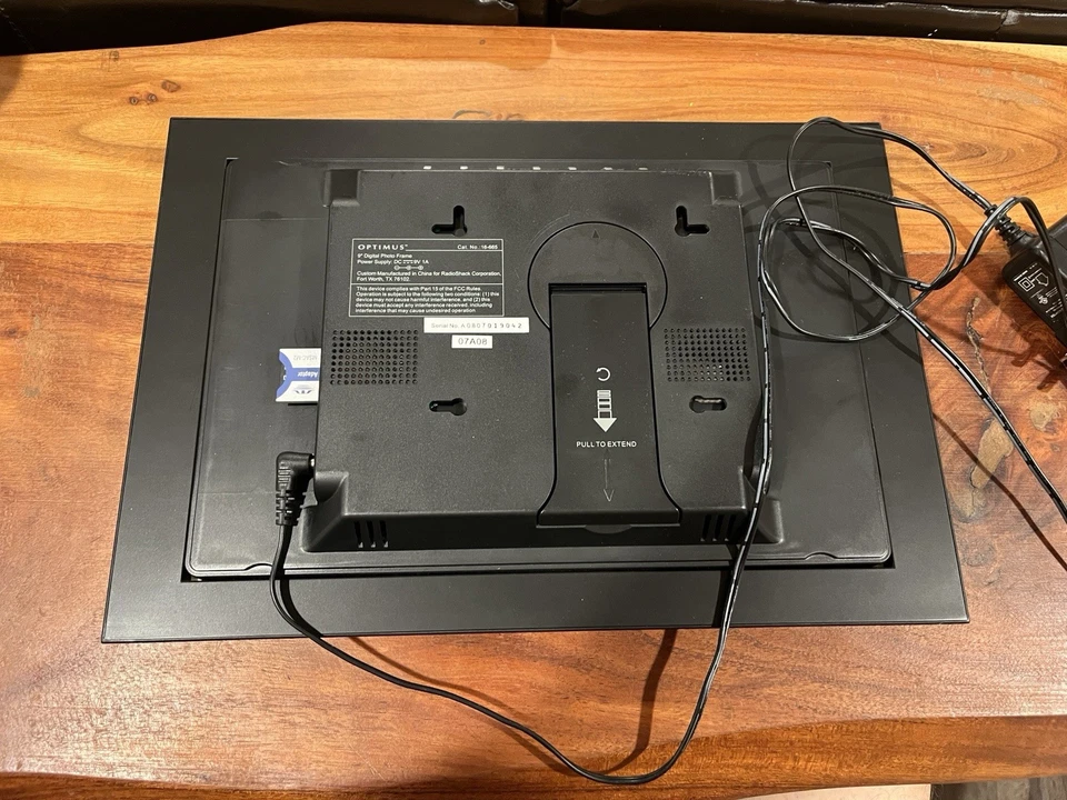 OPTIMUS 9” Black Digital Photo Frame Pictures w/ 1 GB Sony Memory Card & Adapter - Image 2 of 4