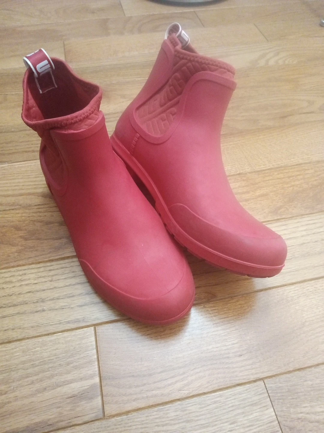 UGG CHEVONNE NASTRO ROSSO IMPERMEABILE CHELSEA STIVALI DA PIOGGIA DONNA TAGLIA US 8