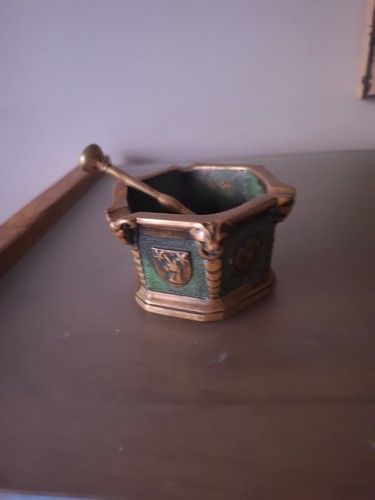 PILON EN BRONZE , MAX LE