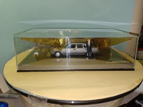 MERCEDES 500 SEL '85 + FIGURA H. KOHL 1/43 MINICHAMPS 039300 (1833) - Imagen 13 de 15