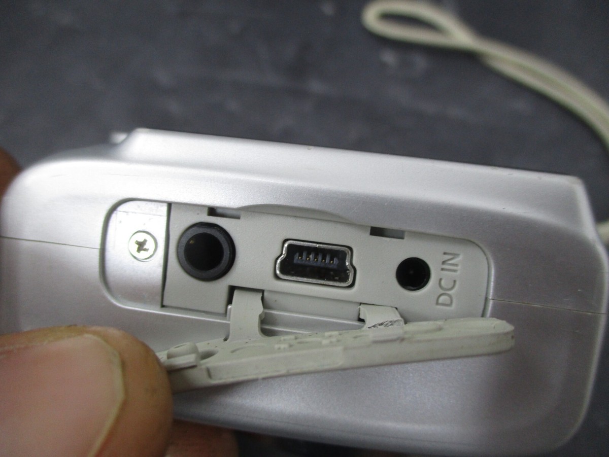 A7682 Canon PowerShot A580 PC1264 通電OK Canon Powershot A580 8.0MP Digital Camera Silver Digicam