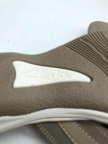 Clarks Cloudsteppers New Womens Cushion Soft Flip Flop Thong Sandals Gray US 8 M - Picture 2 of 2