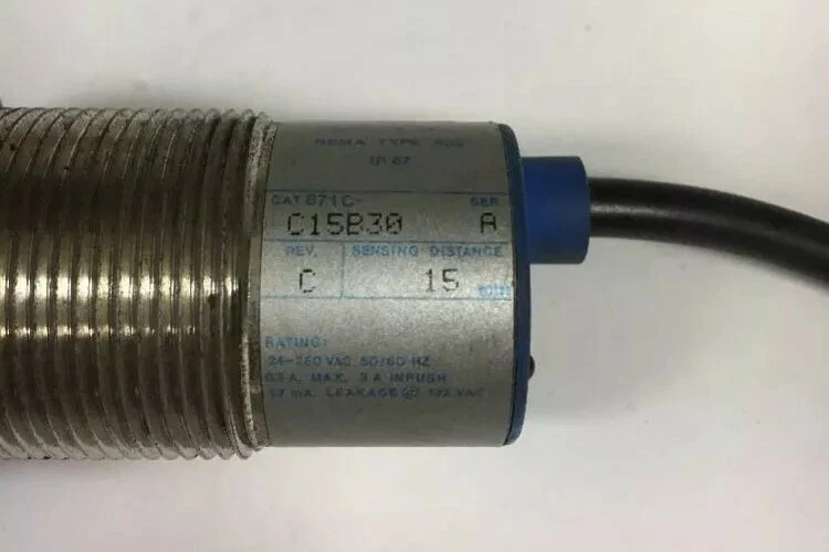 Allen Bradley 871C-C15B30 Inductive Proximity Sensor Sensing Distance 15mm