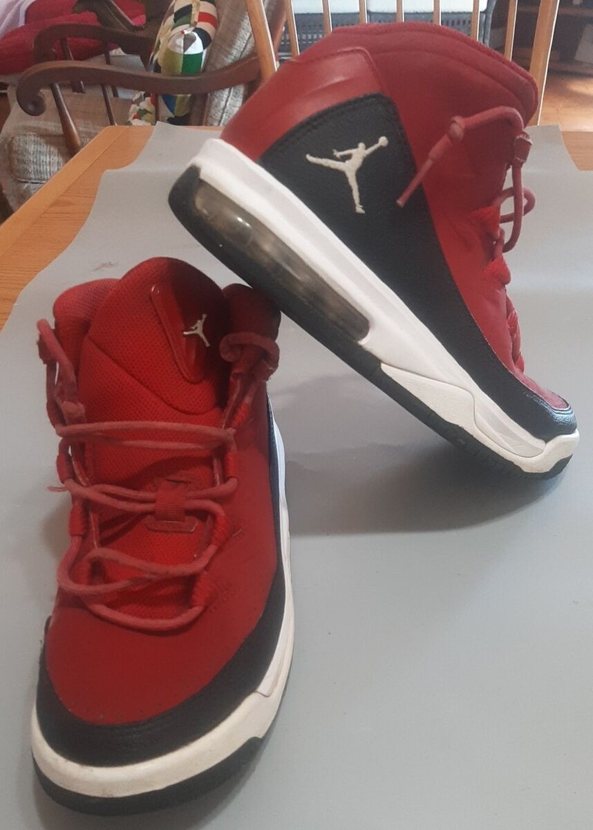 Jordan Air Deluxe Bread Red and Black Shoes Size 6Y 807718 Jordan Air Deluxe Bread Red and Black Shoes Size 6Y 807718