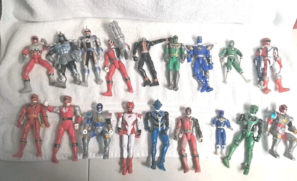 Lote De 17 Figuras De Acción De Colección Power Rangers Bandai Y 1 Astilla TMNT Foto 2 de 4