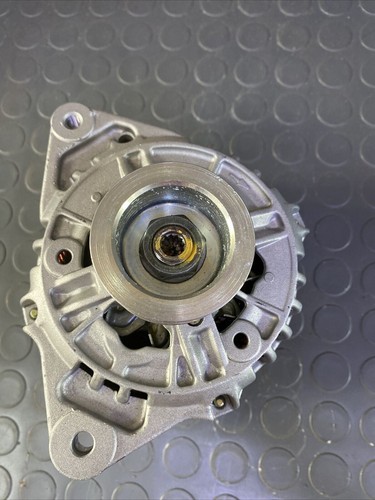 GENUINE FORD MOTORCRAFT /Bosch 0986082510 Alternator FIR FIESTA MK4 KA 1036244 - Picture 2 of 4