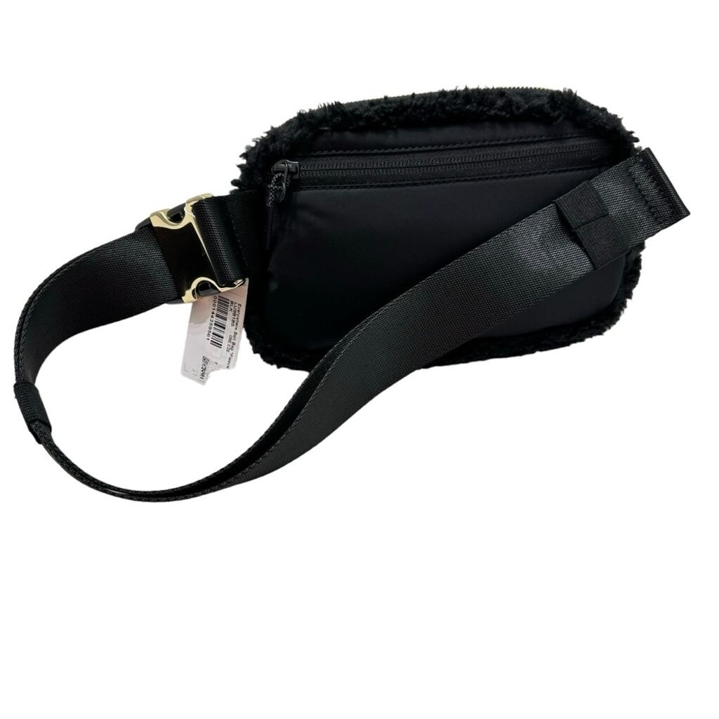 lululemon Everywhere Belt Bag *Fleece in Black with Gold
