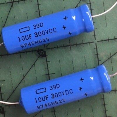 Cond. Elettrolitico assiale 10uF 100V non polarizzato KIT 10 PEZZI Cond. Elettrolitico assiale 10uF 100V non polarizzato KIT 10 PEZZI