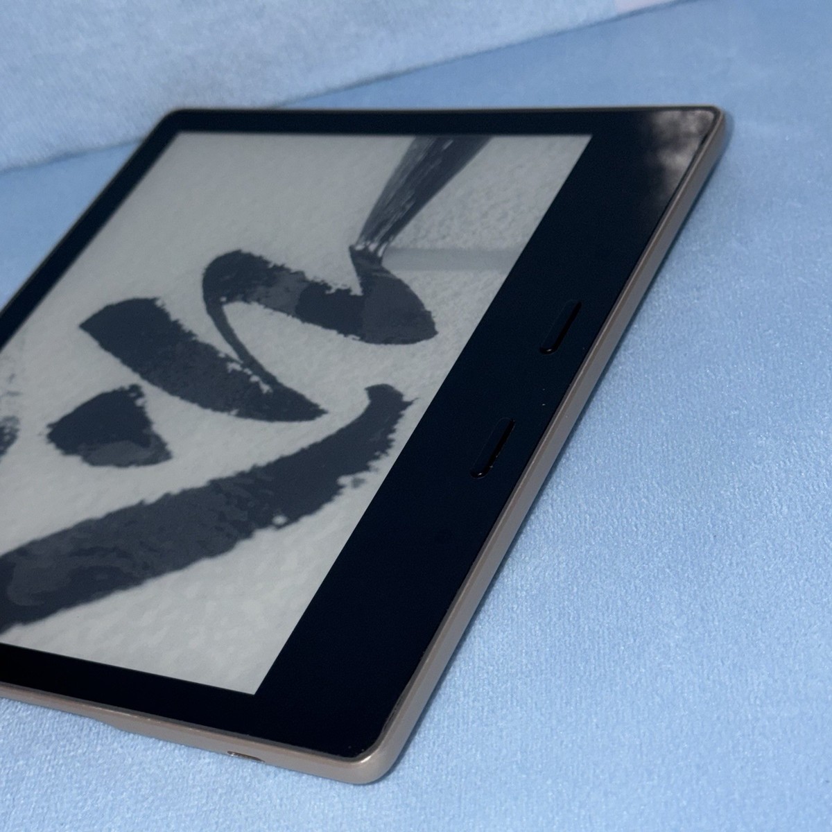 Amazon Kindle oasis CW24Wi　32GB Amazon Kindle Oasis 9th Gen CW24Wi E-book Reader 7-inch 32GB Wifi