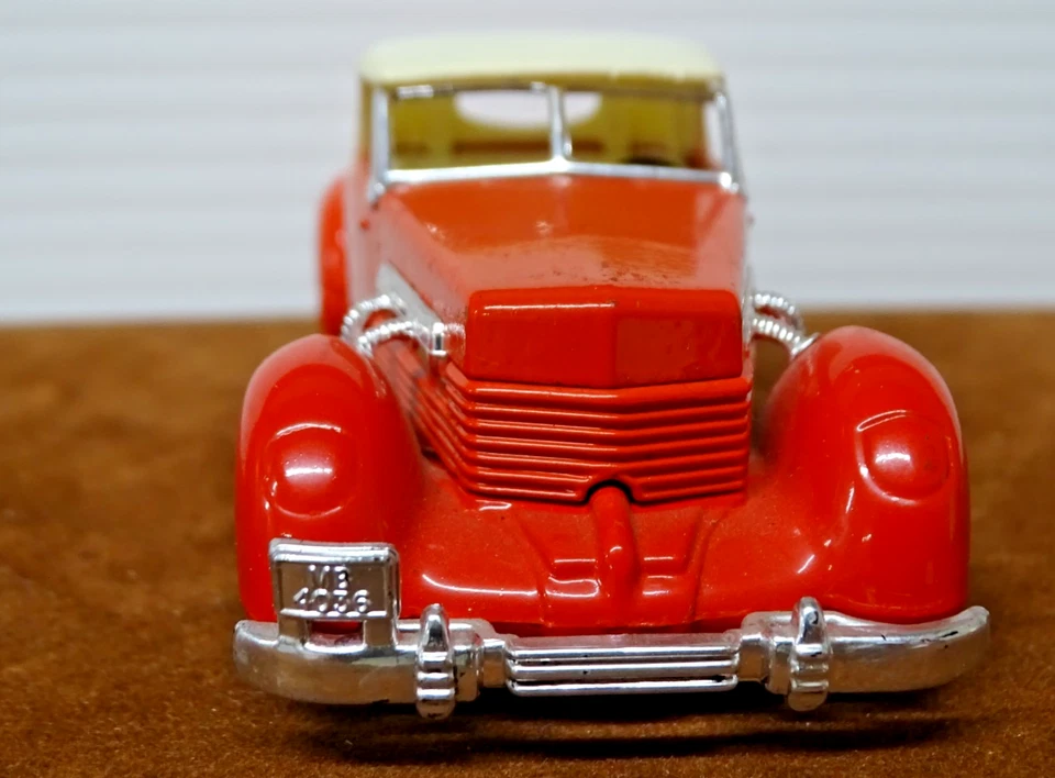 LOVELY RED 1937 CORD 812 LESNEY YESTERYEAR Y-18 UK MADE 1:35 SCALE DIECAST BOXED - Image 4 of 4