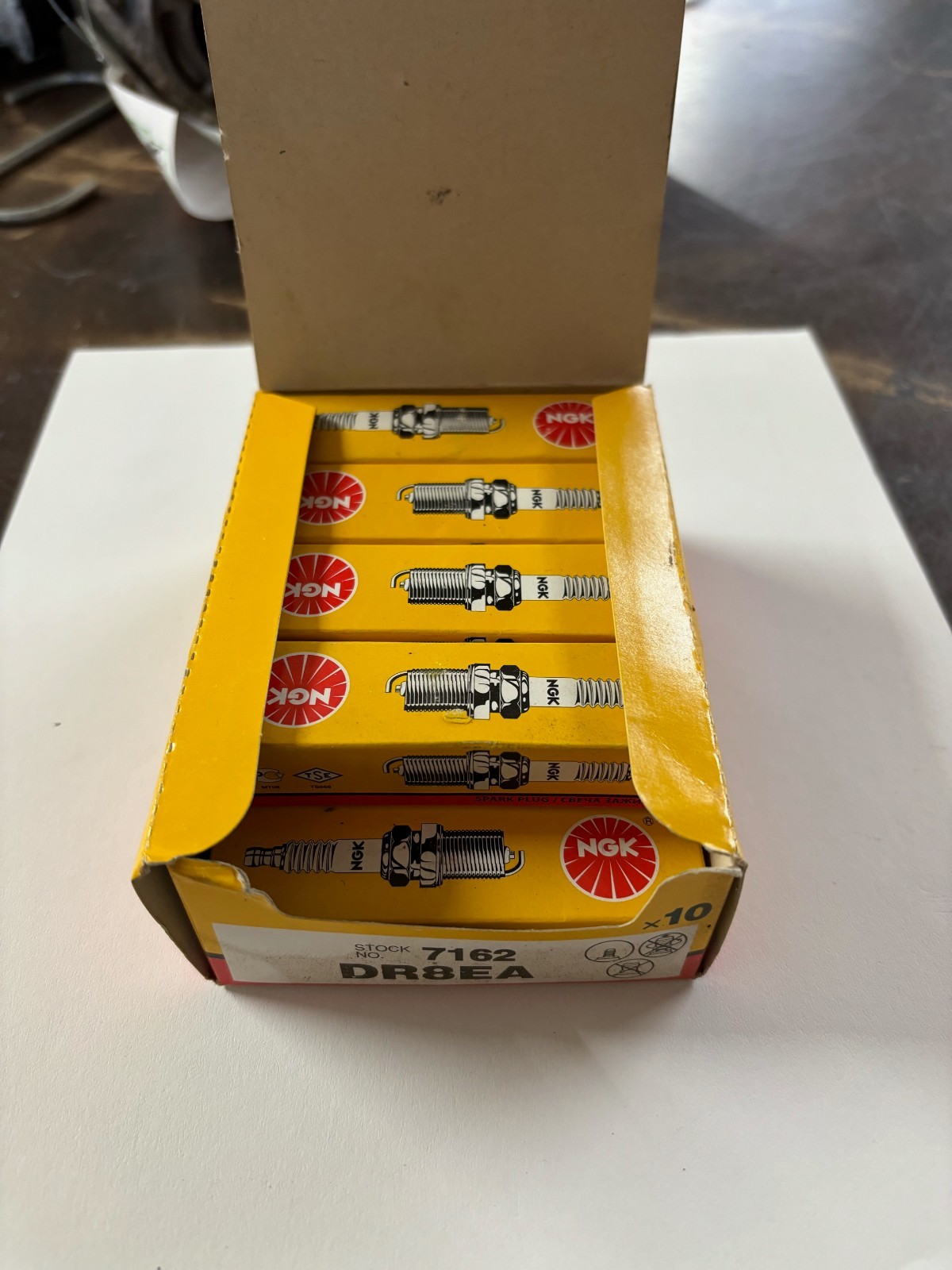 NGK Spark Plugs DR8EA #7162 Box of 9 NEW