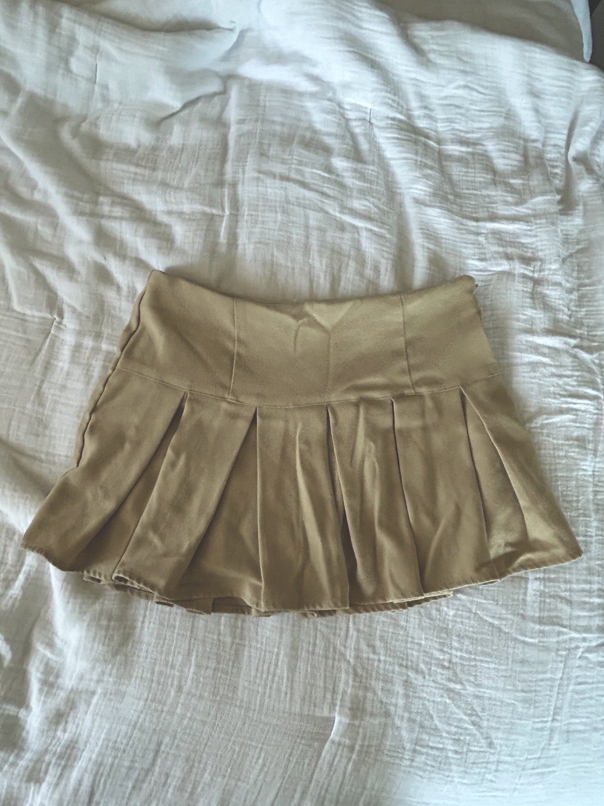 Aeropostale Tan Pleated Mini Skirt Size Medium