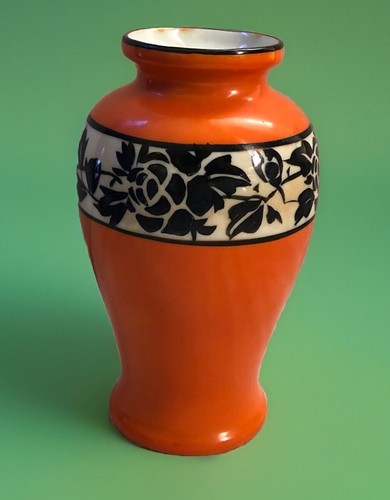 ANTIQUE NIPPON HANDPAINTED PORCELAIN VASE ORANGE W BLACK FLOWERS ca 1920-50