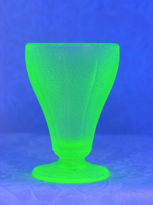 vtg green satin crackle vaseline/uranium glass 3 ounce footed juice tumbler