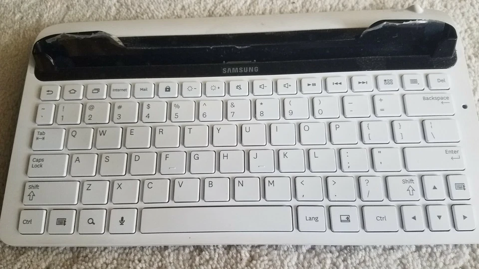 Samsung Galaxy Tab 10.1 w/ Samsung Keyboard, Power Cable - Image 3 of 4