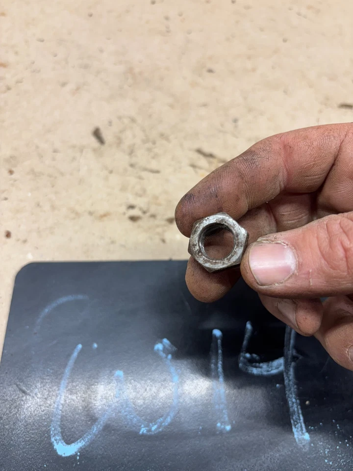 OLDSMOBILE CHEVROLET BUICK 1949 1950 1951 COLUMNA DE DIRECCIÓN MONTAJE EN VOLANTE TUERCA HARDWA Foto 3 de 4