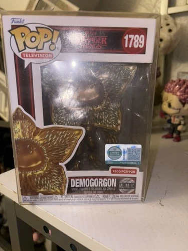 Stranger Things Funko POP! Demogorgon Gold Metallic #1789 LE9500 light damage