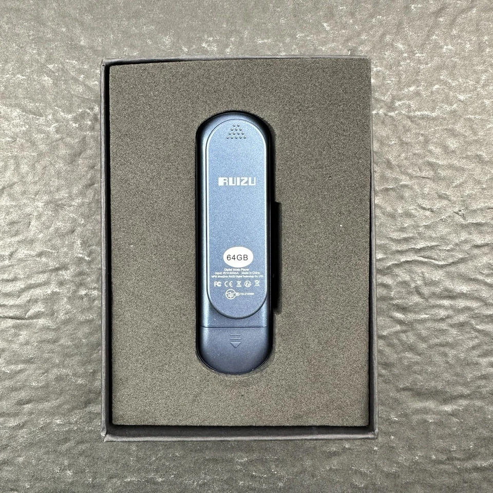 Ruizu Digital MP3 Music Player Voice Recording 64GB Earphone - Image 4 of 4