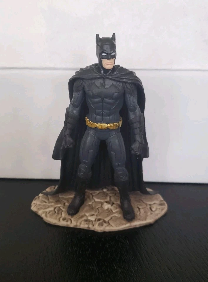 Lote de 4 figuras exclusivas de DC Bestbuy Blue Beetle Batman John Constantine Damian Foto 2 de 4