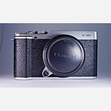 Fujifilm X-M1 Spiegellose Systemkamera Body X...