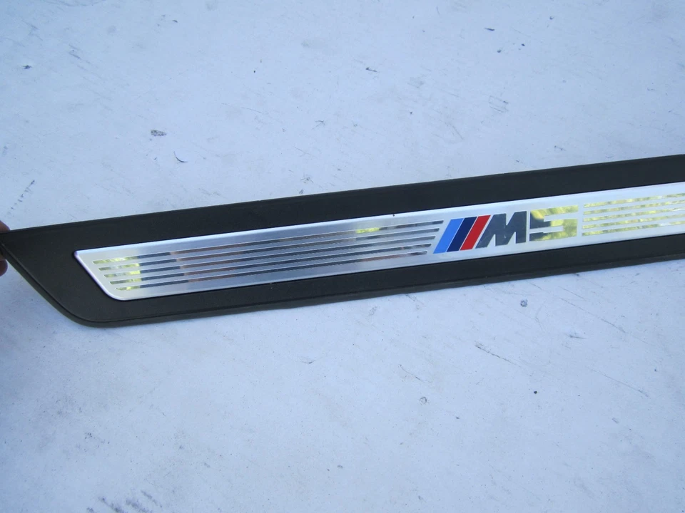 dp507129 BMW M5 F10 2012 2013 2014 2015 2016 placa de alféizar de puerta delantera izquierda OEM Foto 2 de 4