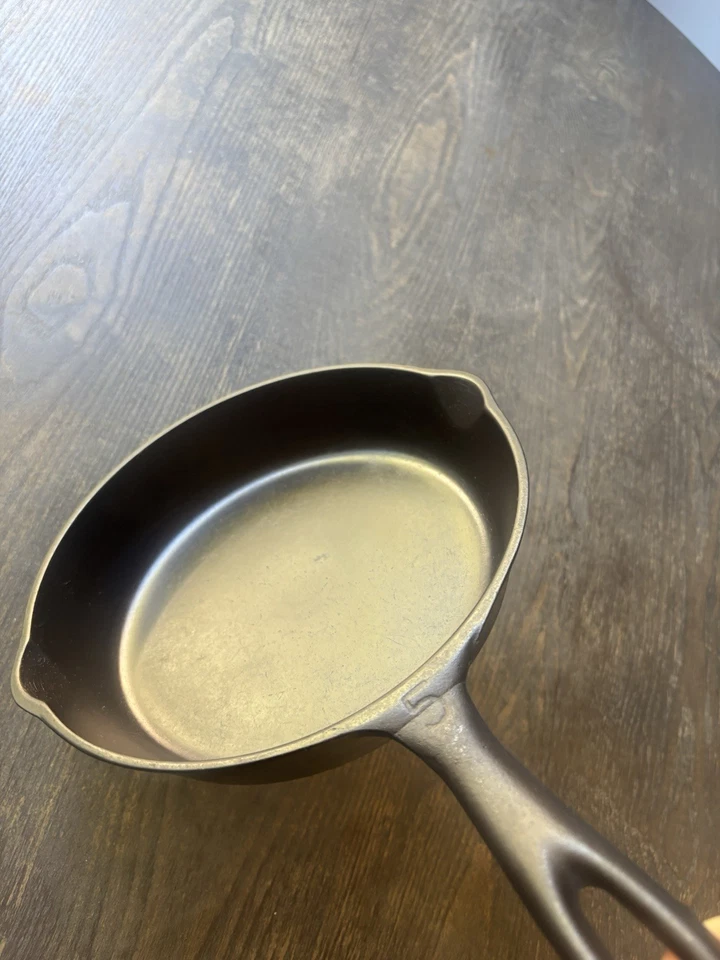 Vollrath #5 Vintage Restored Cast Iron Skillet - Image 3 of 3