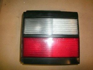 Rückleuchte Heckleuchte rechts innen VW Passat 35i Variant 88-93 333945108