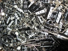 1000uF 35V (100x) Electrolytic Capacitors 35V 1000uF Volume 10x20 mm 