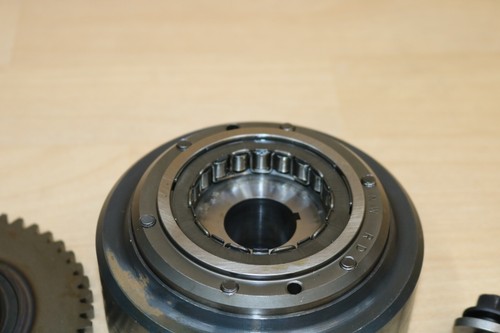 Honda CBR 900 RR Flywheel & Starter Clutch Oem 1992 - 1995 SC28 Fireblade - Picture 14 of 18