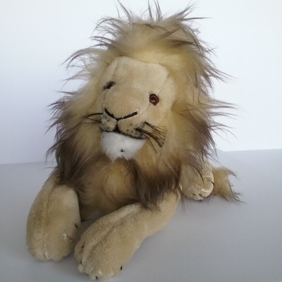 merrythought lion