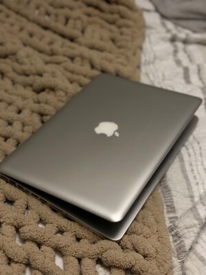 Apple MacBook Pro 13.3'' (256GB SSD, Intel Core i5 -3210M,2.5 GHz, 8GB) Laptop -