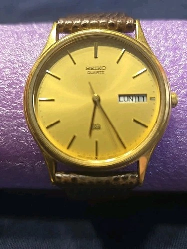 Vintage Seiko Quartz Gold Tone Day Date Watch 5Y23-7079