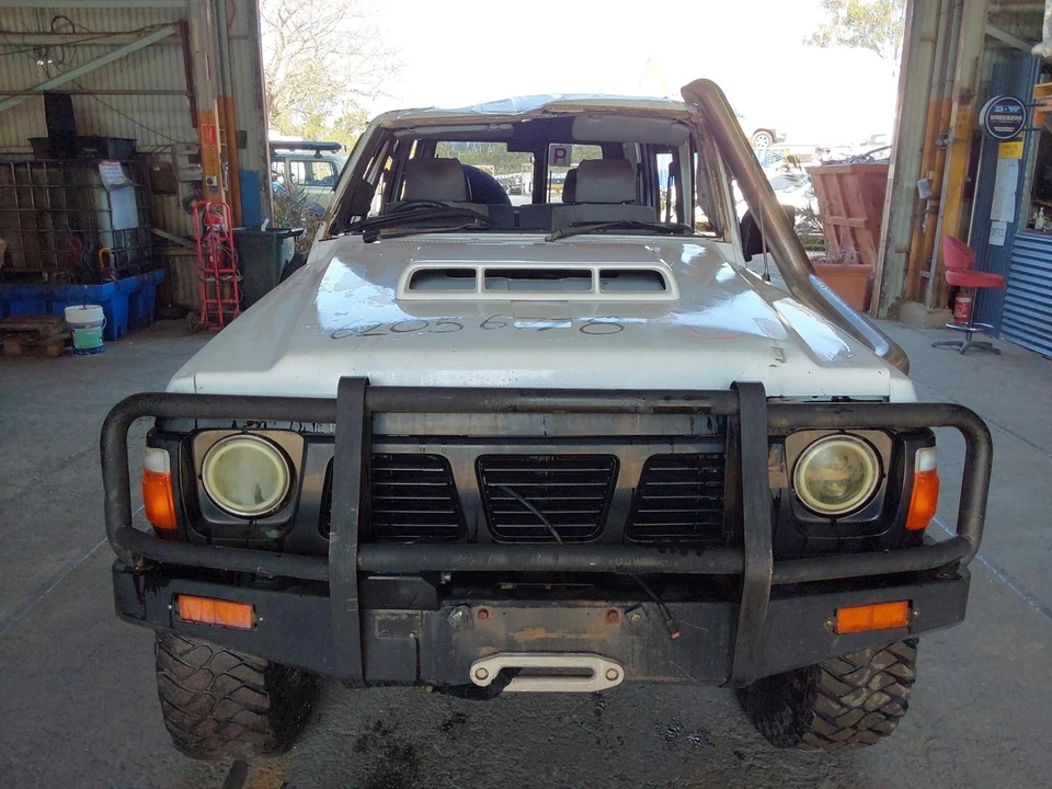 NISSAN PATROL LEFT INDICATOR/FOG/SIDE GQ, CORNER LAMP, WAGON, ON GUARD, 02/92-12 - image 4 of 4