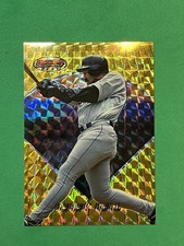 1996 Bowman's Best - Derek Bell #80 Atomic Refractor Rare SP