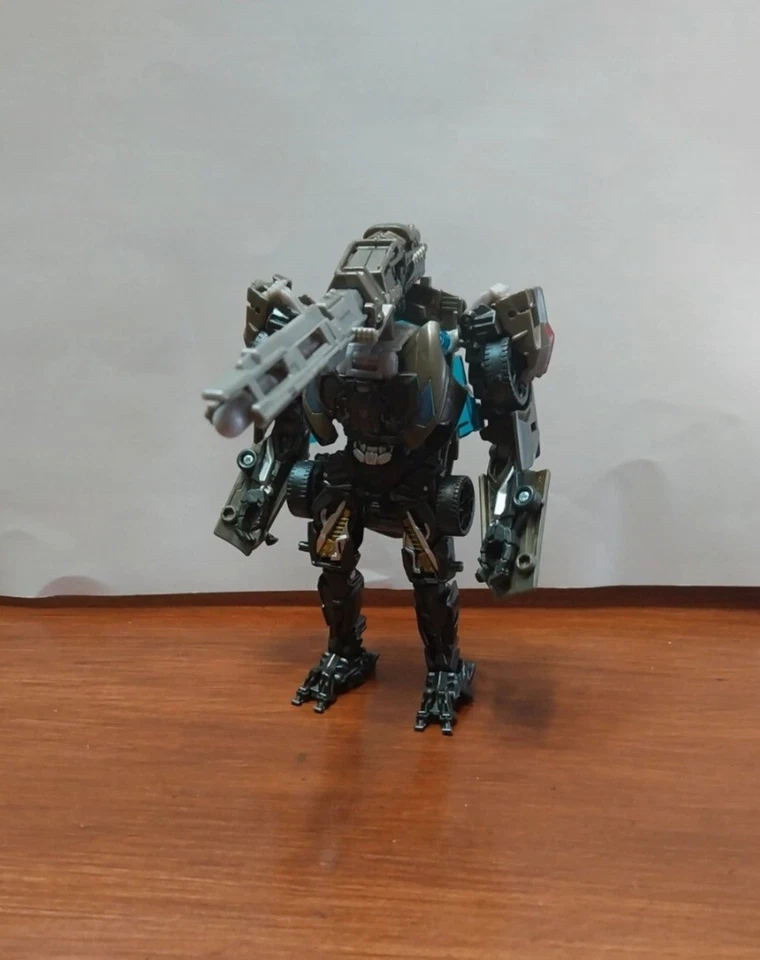 Transformers AOE Lockdown deluxe class Hasbro senza confezione  - Immagine 3 di 3