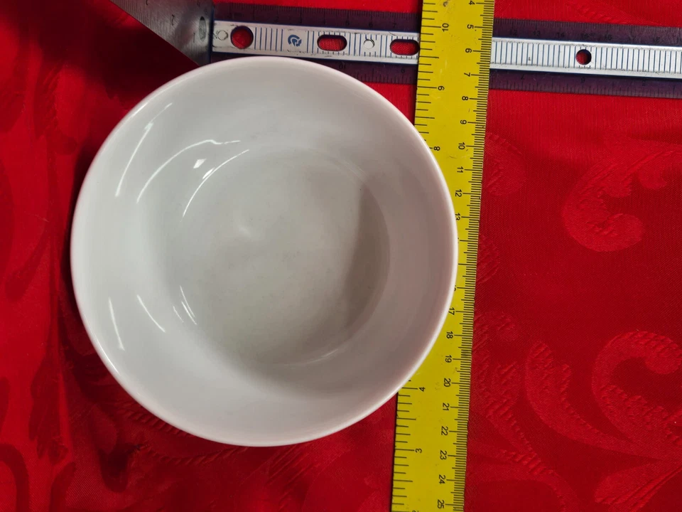 Crate And Barrel Madison Made in Germany Kahla Coupe Cereal Bowl 5 1/4" - Image 2 of 4