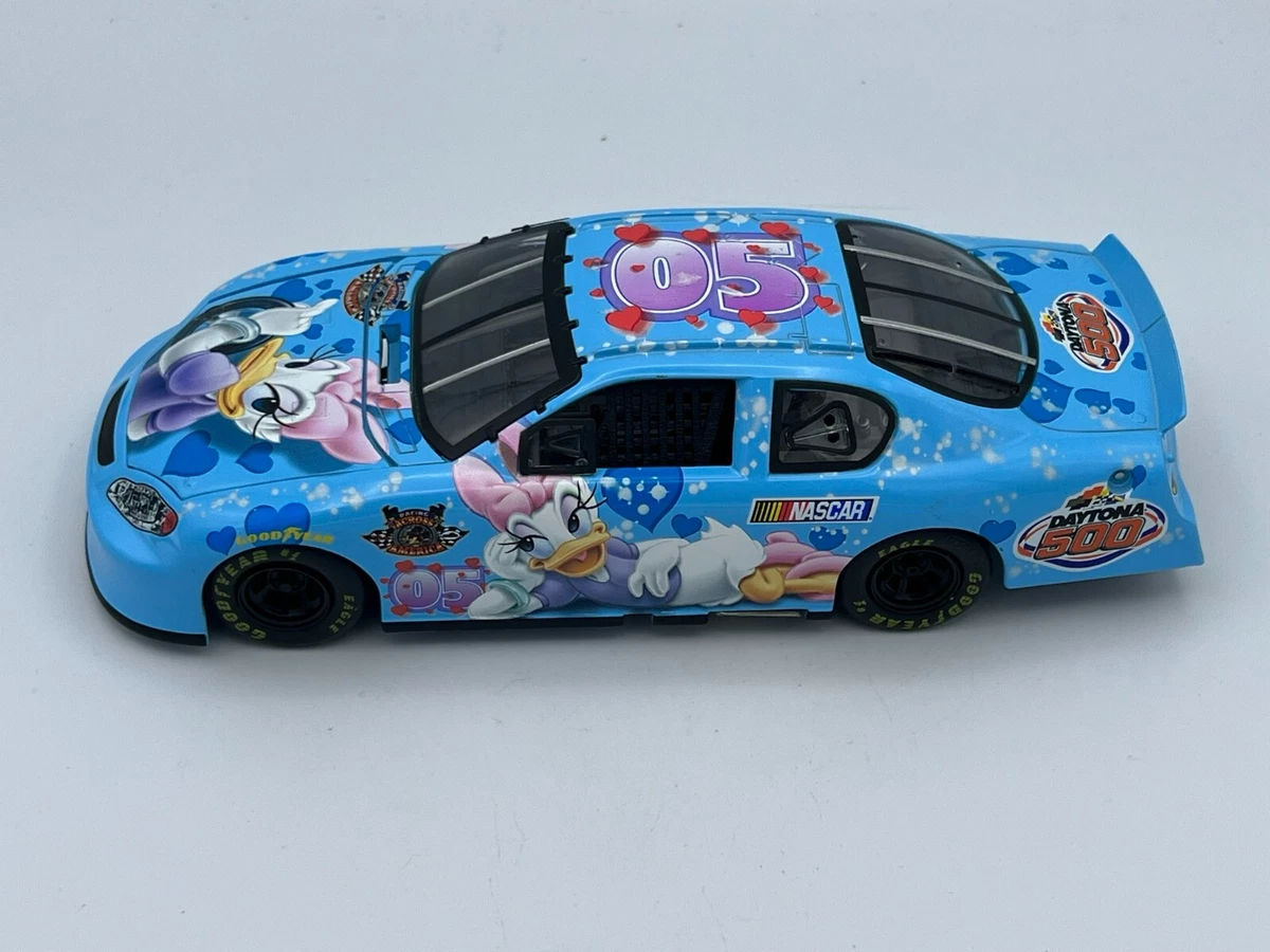 ナスカー 1/64 シボレー デイトナ500 ディズニー エディション 2004